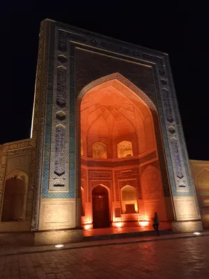[Tourist police 102], Boukhara